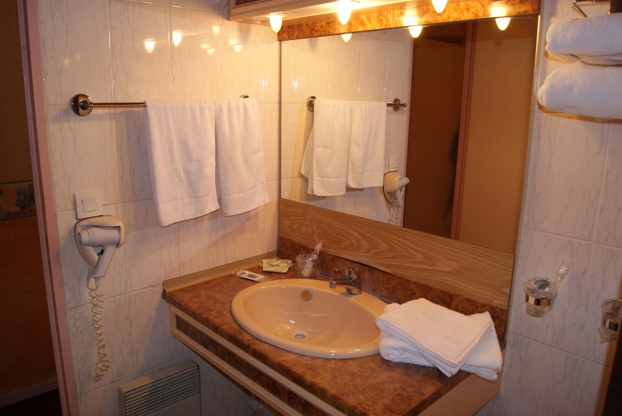 Hotel 1Er Consul Rouen Ngoại thất bức ảnh